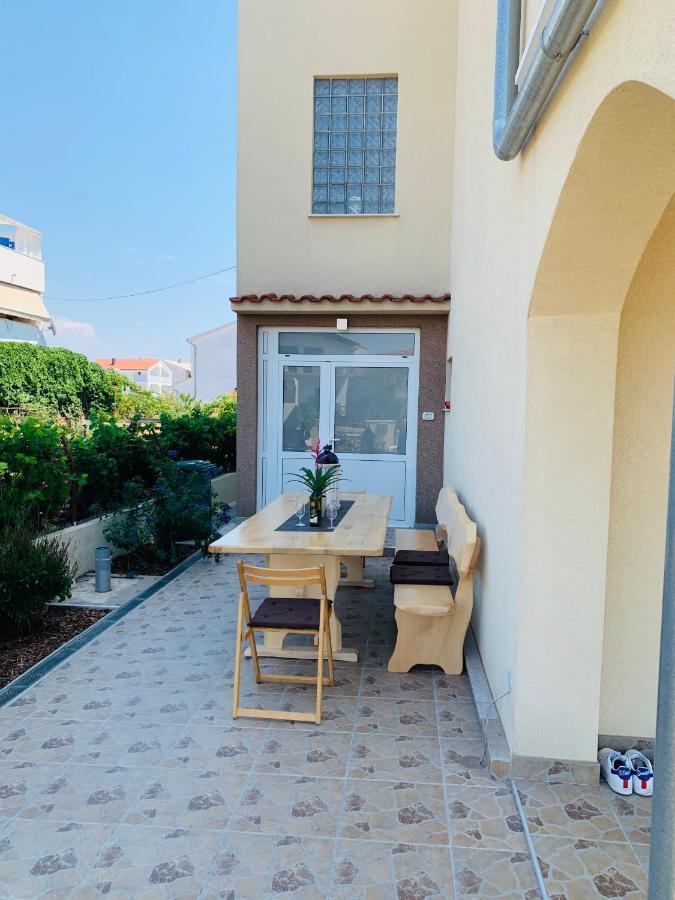 Apartments Mirela Vodice Exterior photo