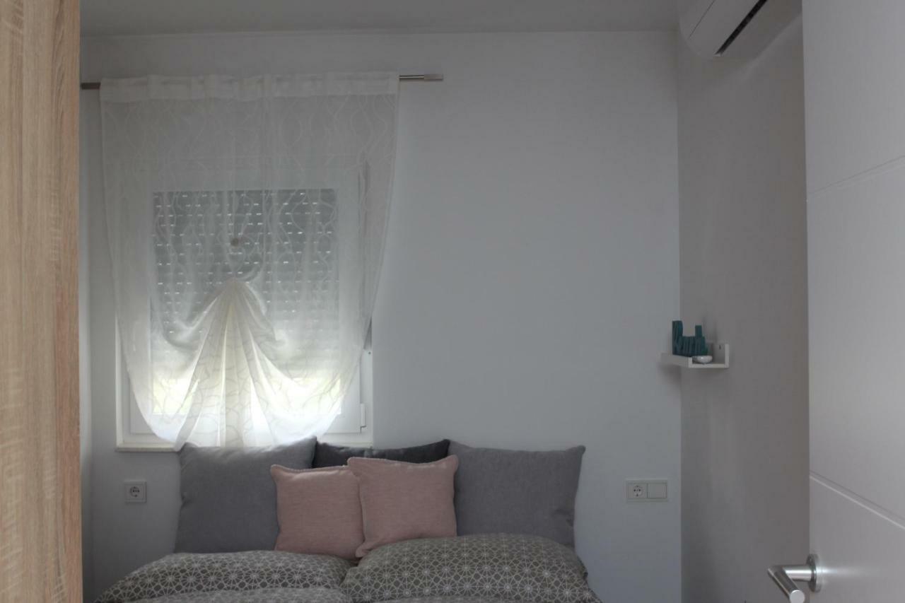 Apartments Mirela Vodice Exterior photo